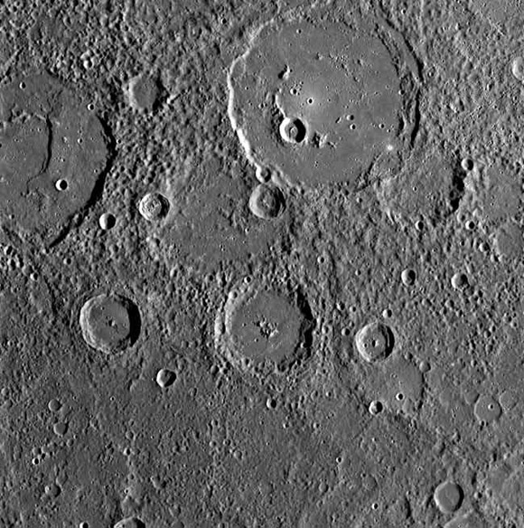 Forrás: NASA, JHUAPL, CIW