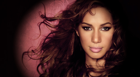 Forr�s: www.leonalewismusic.co.uk